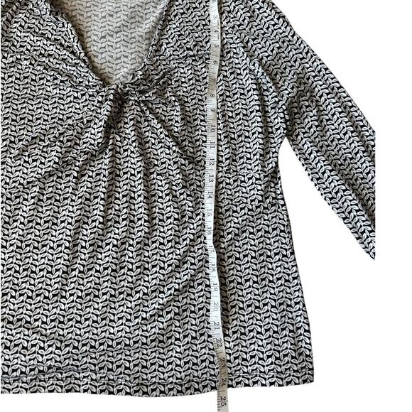 Knot Front Blouse in Black & White - Picture 4 of 6